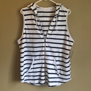 Zip-up hooded tank top